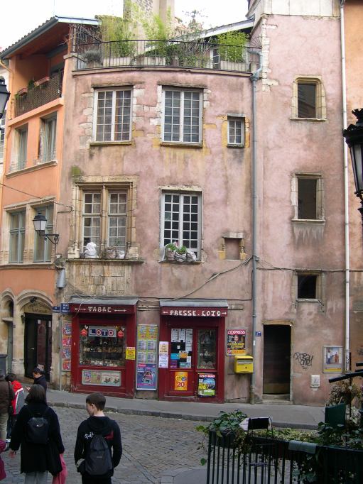  vieux immeubles, montée du Gourguillon